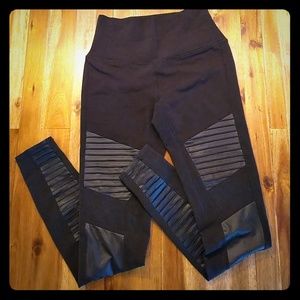 High-waisted Alo Moto Leggings